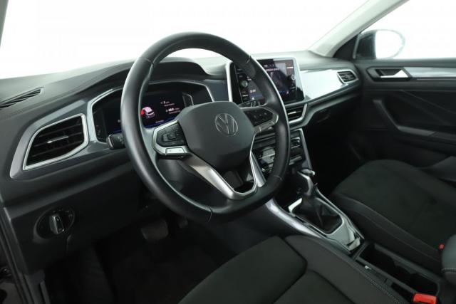 Volkswagen T-Roc image 2