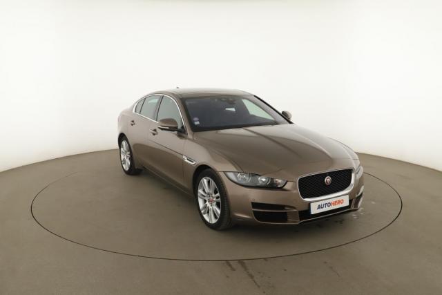 Jaguar Xe image 4