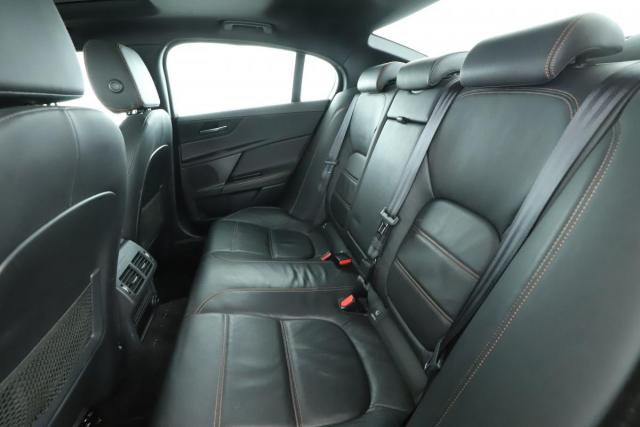 Jaguar Xe image 5