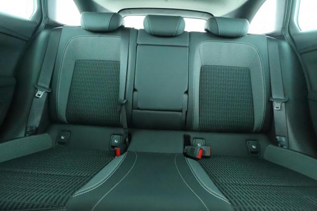 Opel Astra Sports Tourer image 5