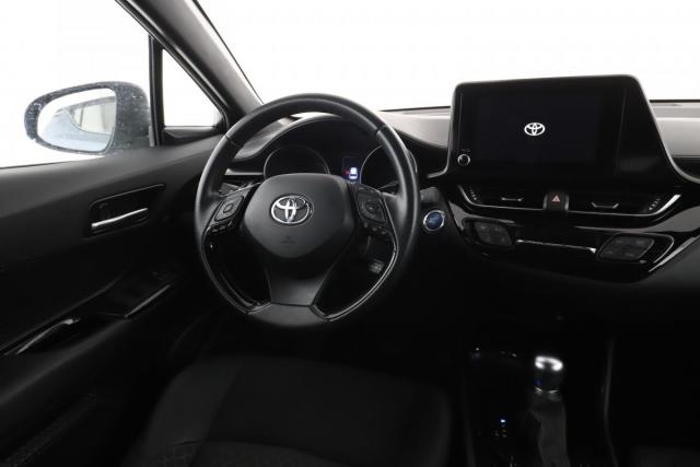 Toyota C-Hr image 6