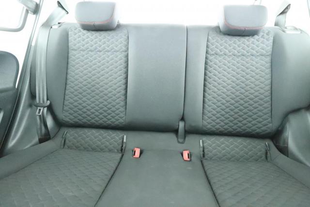 Volkswagen Up! image 7