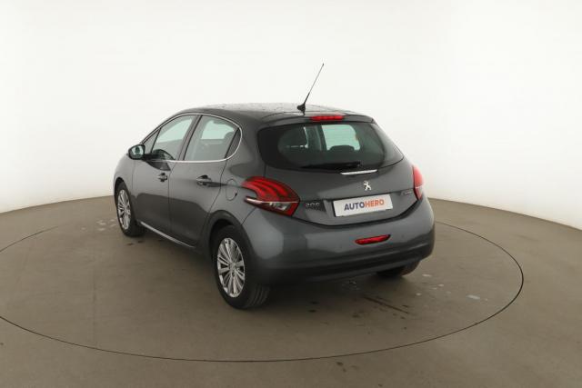 Peugeot 208 image 1