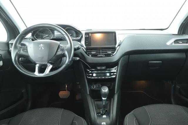 Peugeot 208 image 7