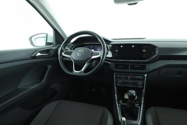 Volkswagen T-Cross image 2