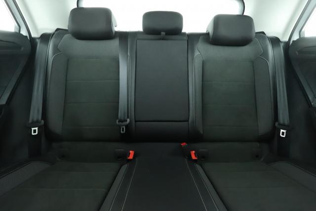 Volkswagen T-Roc image 2