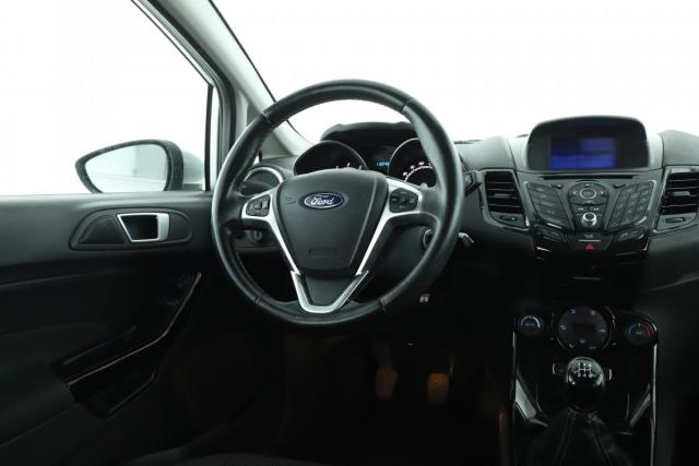 Ford Fiesta image 9