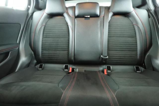 Mercedes Benz Gla image 1