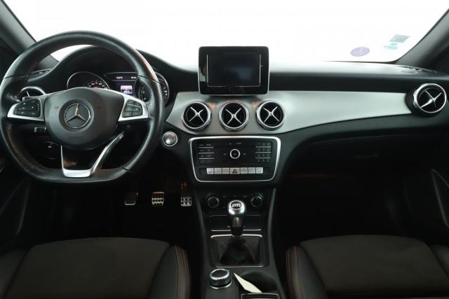Mercedes Benz Gla image 9