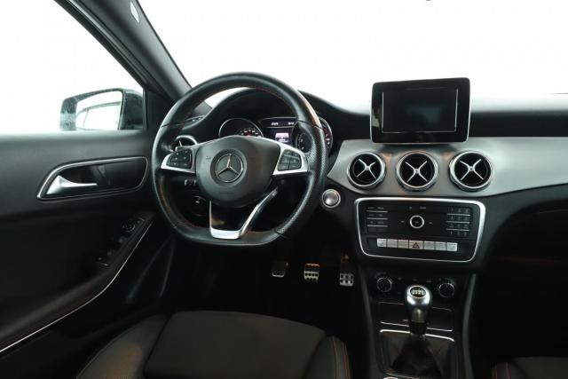 Mercedes Benz Gla image 5