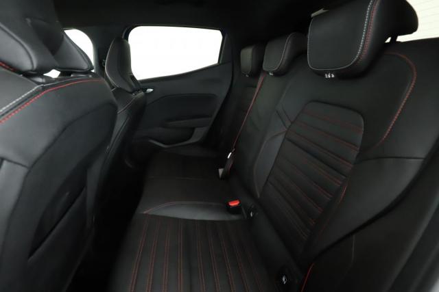 Renault Clio image 9