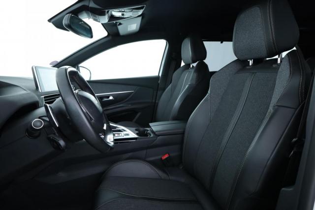 Peugeot 5008 image 1
