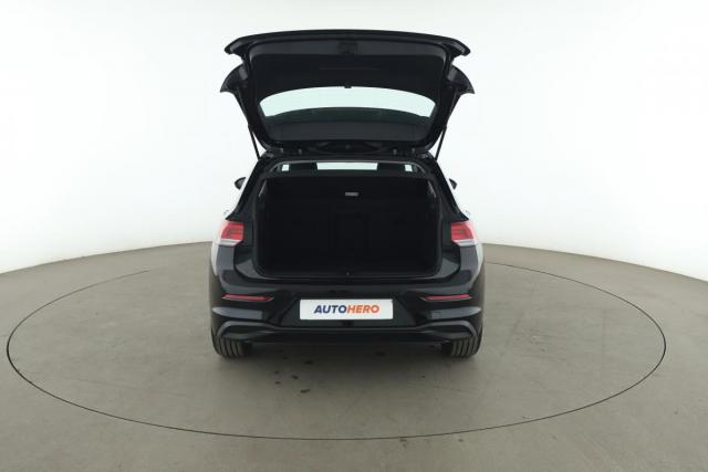 Volkswagen Golf image 6