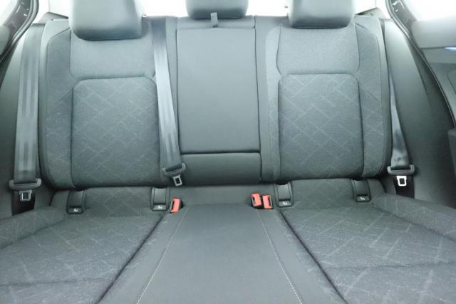 Volkswagen Golf image 2