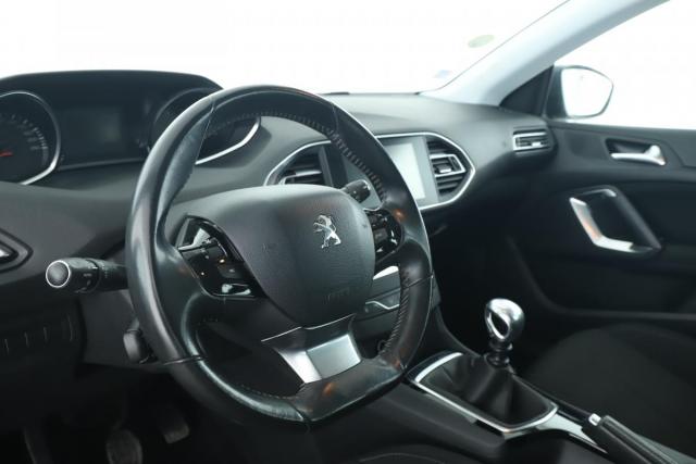 Peugeot 308 image 2