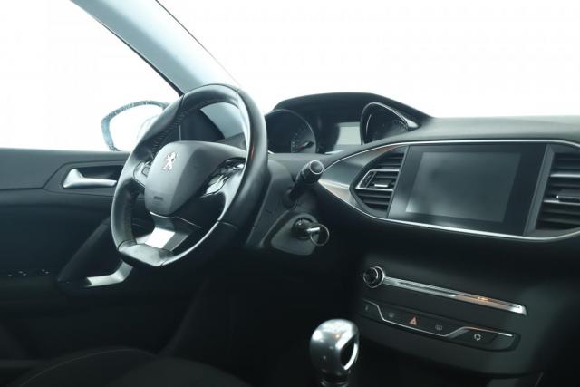 Peugeot 308 image 1