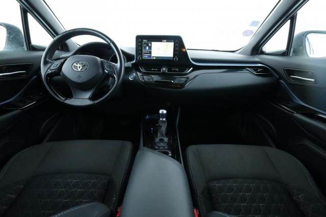 Toyota C-Hr image 6