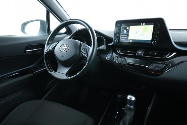 Toyota C-Hr image 8