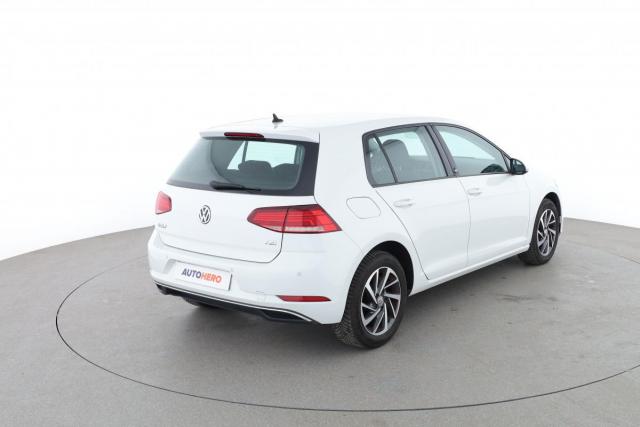 Volkswagen Golf image 9