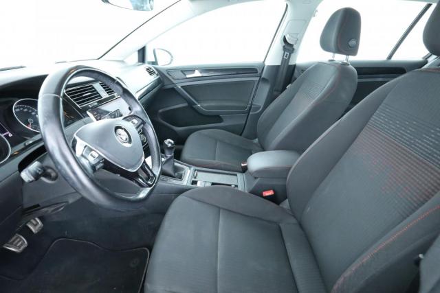 Volkswagen Golf image 4