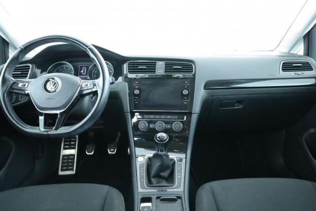 Volkswagen Golf image 7