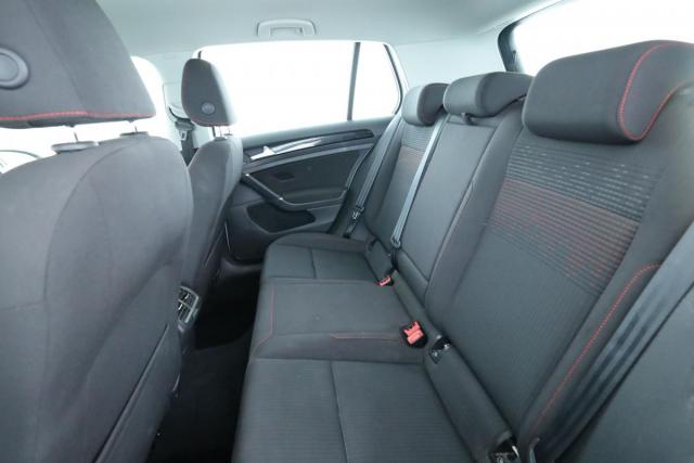 Volkswagen Golf image 2