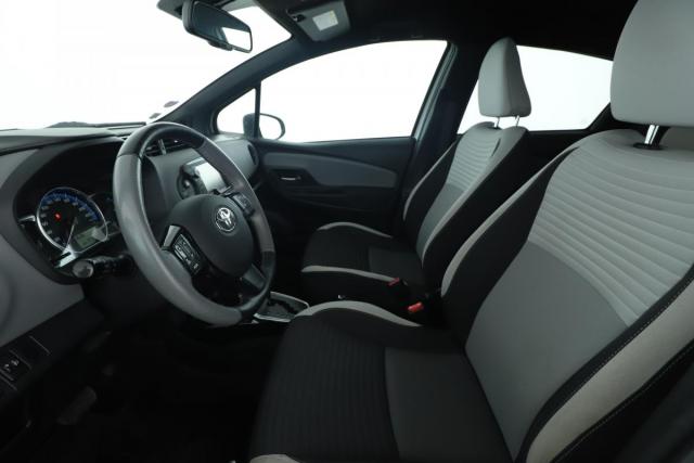 Toyota Yaris image 2