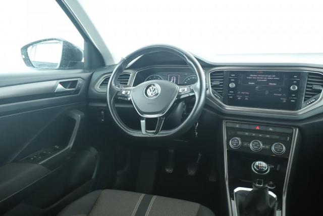 Volkswagen T-Roc image 2