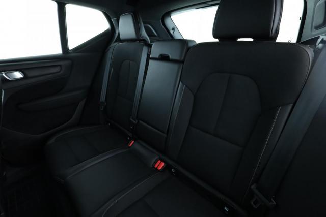 Volvo Xc40 image 8