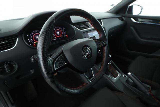 Skoda Octavia image 5