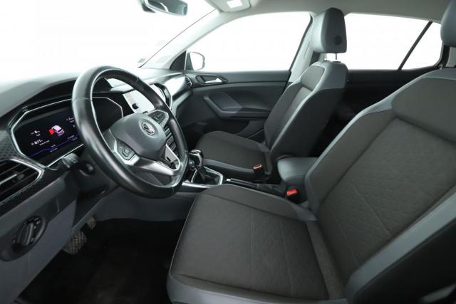 Volkswagen T-Cross image 2