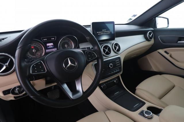 Mercedes Benz Gla image 7