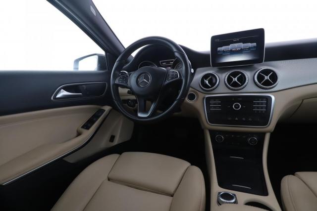 Mercedes Benz Gla image 5