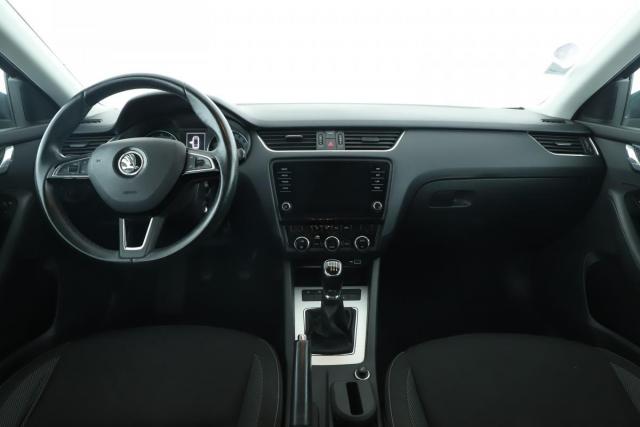 Skoda Octavia image 2