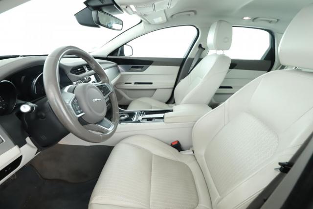 Jaguar Xf image 6