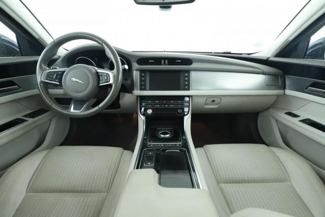 Jaguar Xf image 8