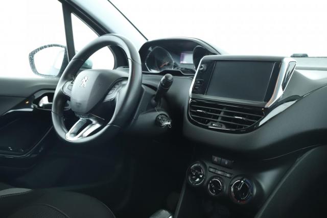 Peugeot 208 image 1