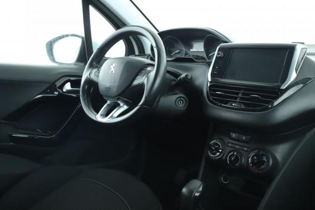 Peugeot 208 image 3
