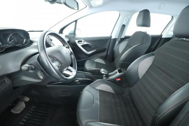 Peugeot 2008 image 8