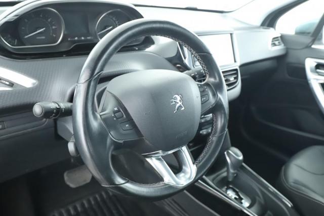 Peugeot 2008 image 2