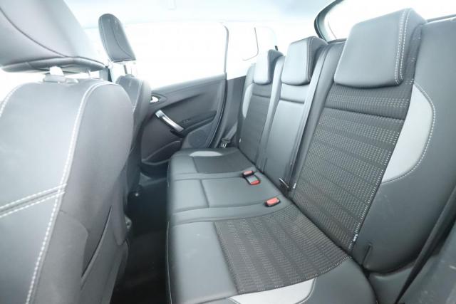 Peugeot 2008 image 6