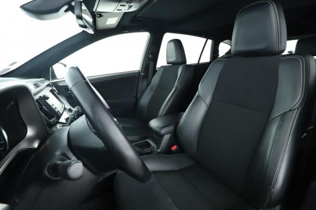 Toyota Rav4 image 8