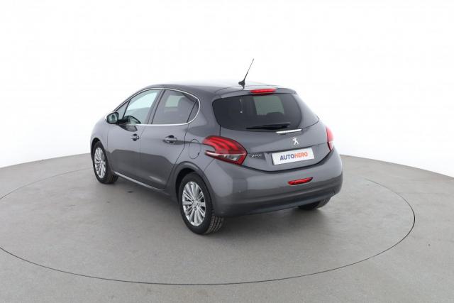 Peugeot 208 image 1