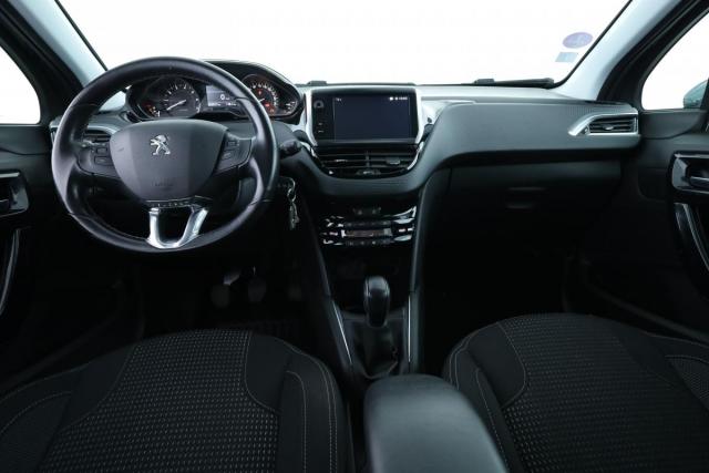 Peugeot 208 image 8