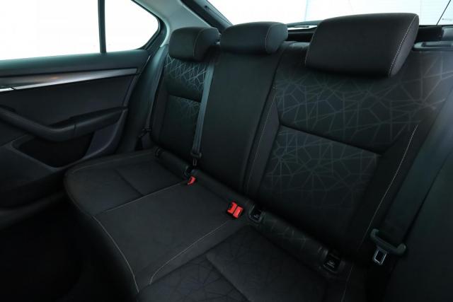 Skoda Octavia image 5