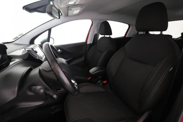 Peugeot 208 image 3