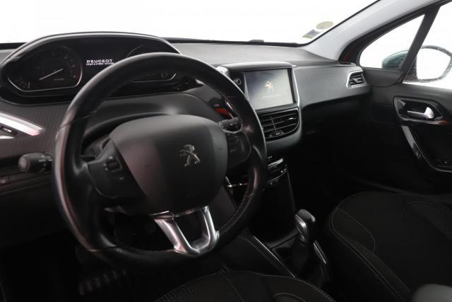 Peugeot 208 image 6