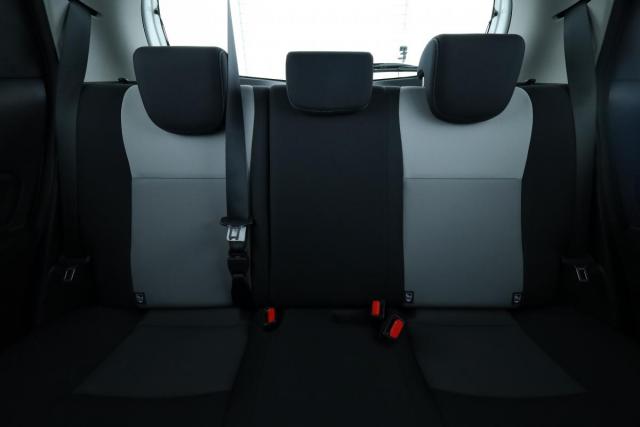 Toyota Yaris image 8