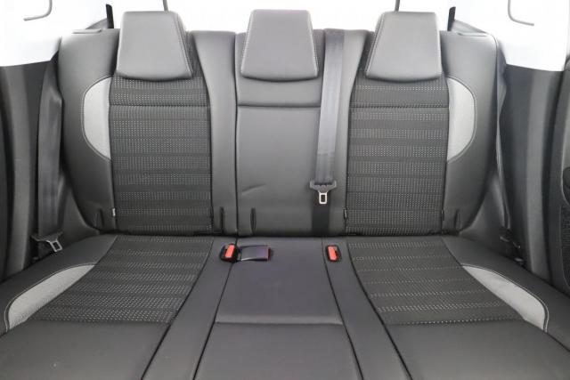 Peugeot 2008 image 9