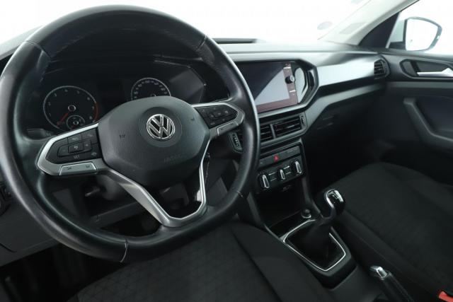 Volkswagen T-Cross image 3